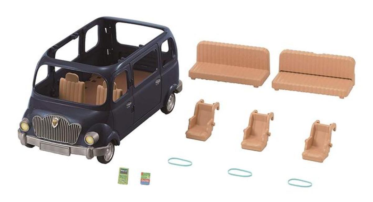 27620-Sylvanian Families luxury seven people and vehicles