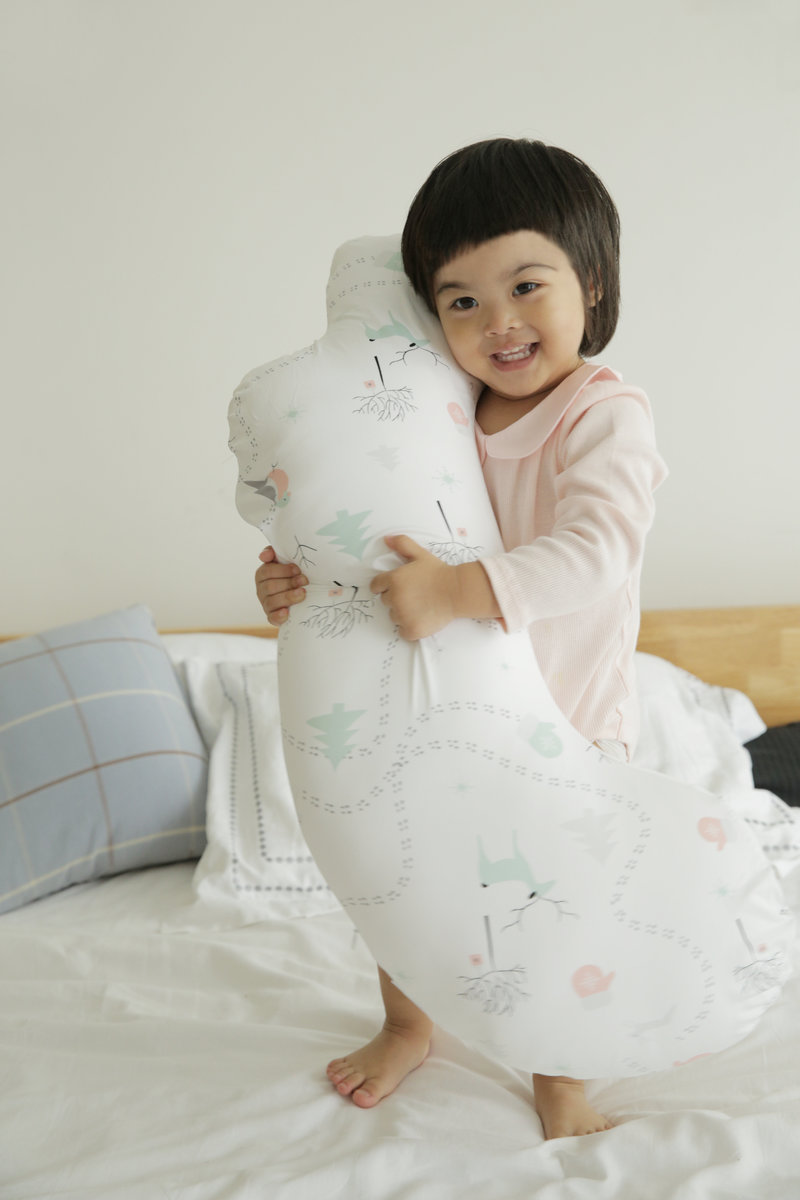 HugsieBABY 寶貝防蟎抱枕(涼感北歐森林)