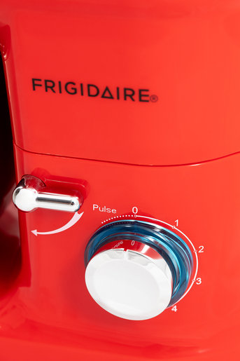 Frigidaire FD5126 220 Volt 3-In-1 Mixer, Meat Grinder And Blender