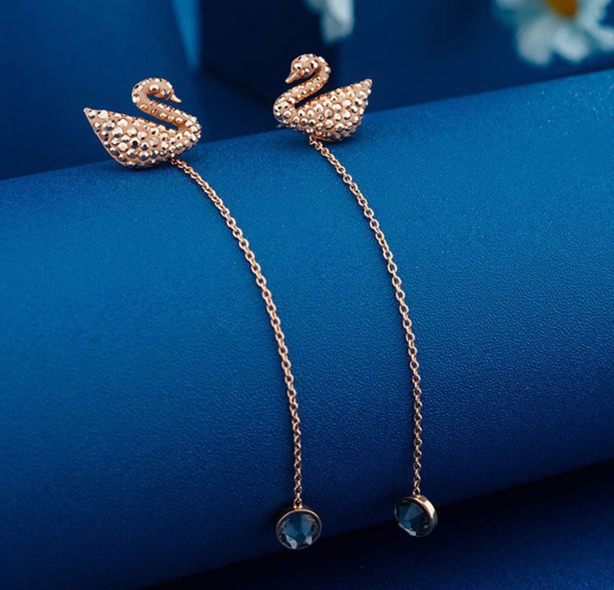 SWAROVSKI | Swarovski Iconic Swan Pierced Earrings 5373164 