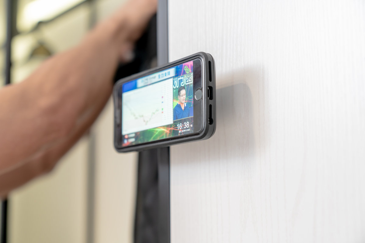 Mobile Wall Mount Quick Release Global Mount