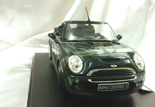 Welly Welly系列 1 18 Mini Cooper S Cabrio模型車限定珍藏版 墨綠色 外箱稍有破損 配備收藏展示座 禮物 收藏 香港電視hktvmall 網上購物